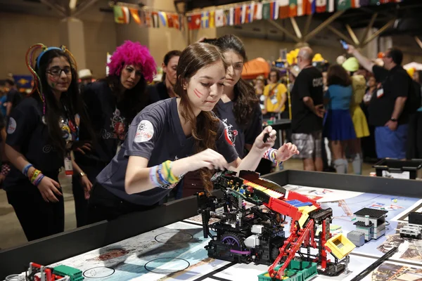 New Google.org grants to introduce 300,000 students to robotics and AI